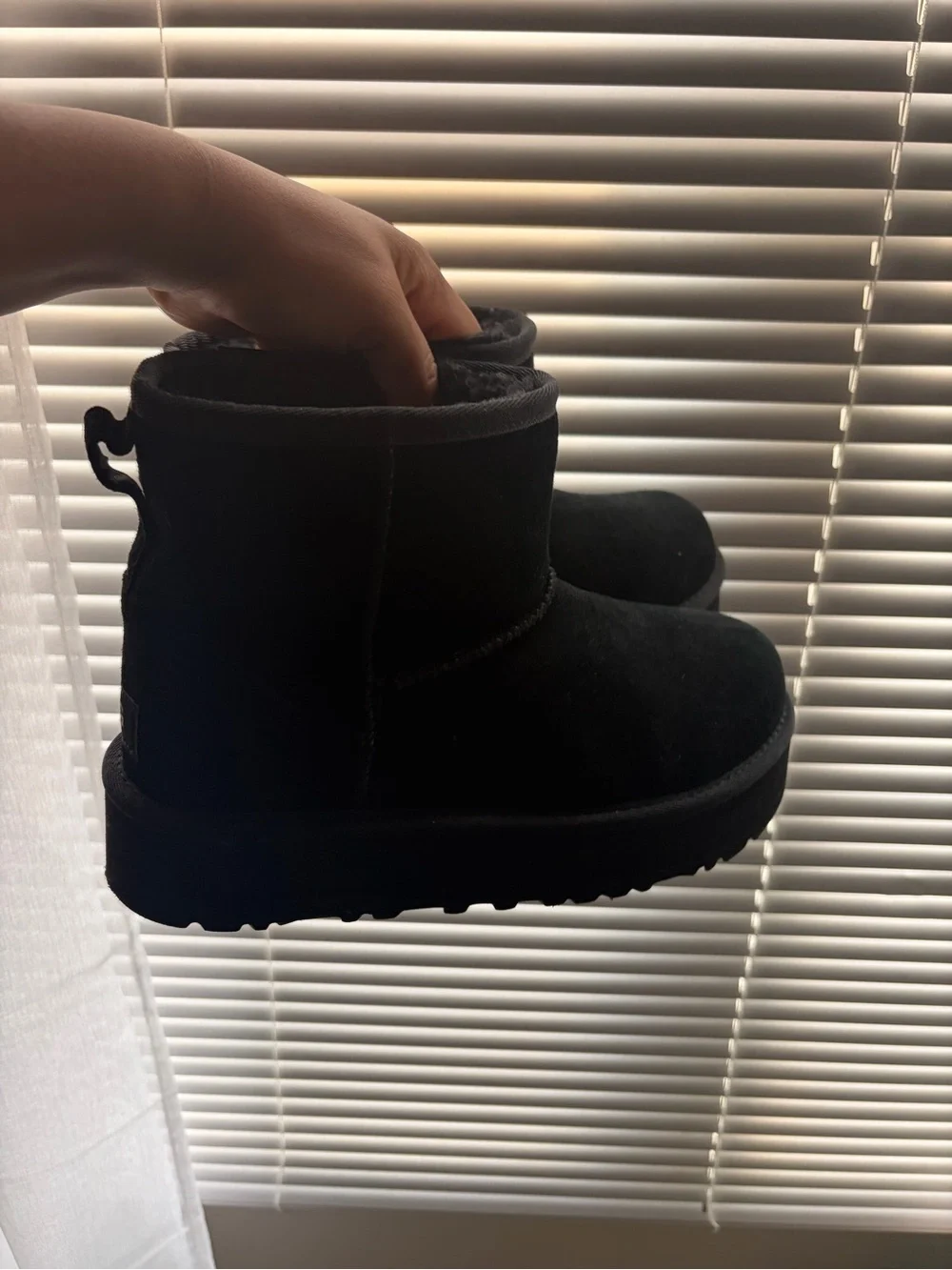 Ugg kids mini platform Black Shearling Boots